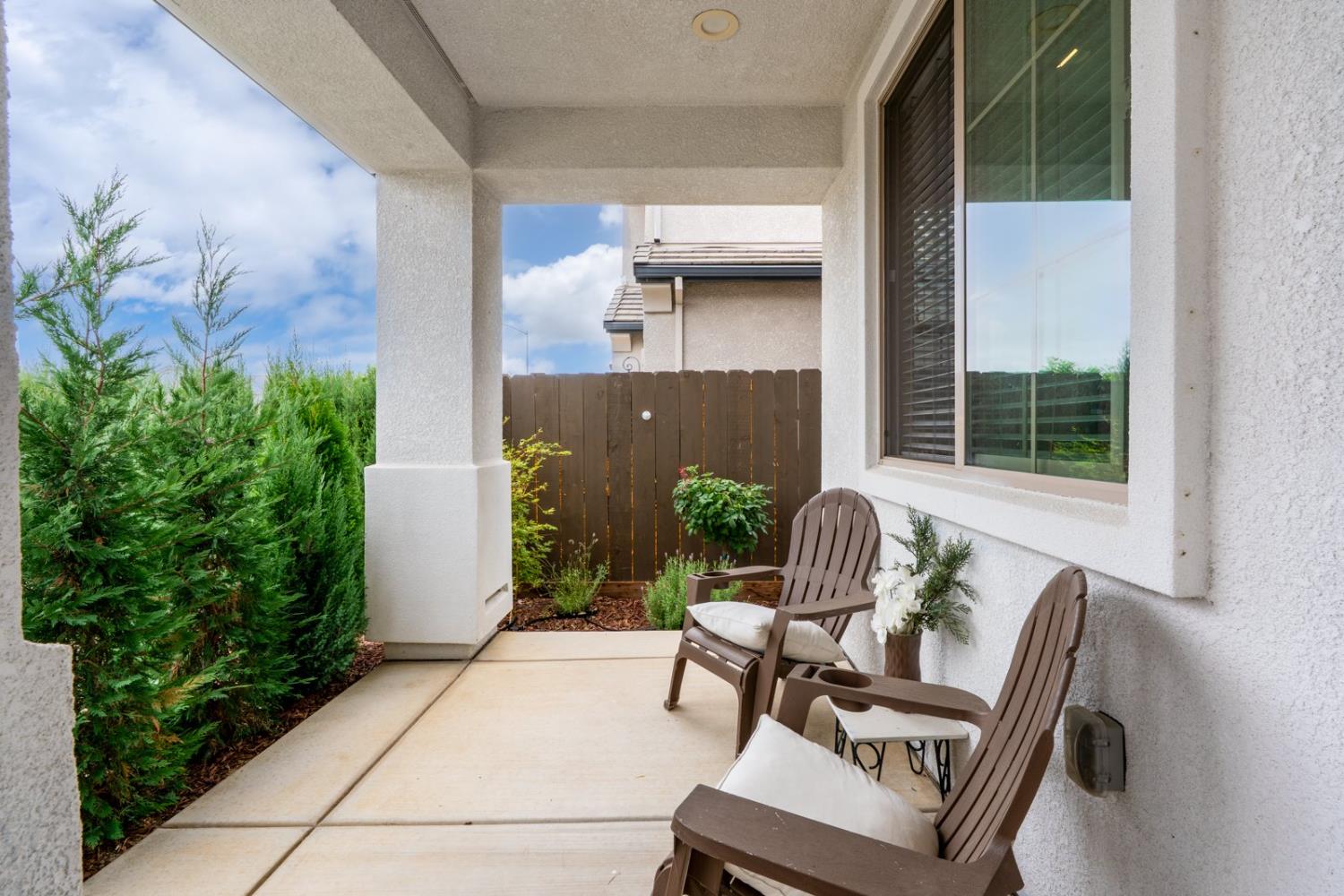 Hollister, California 95023, United States, 3 Bedrooms Bedrooms, ,3 BathroomsBathrooms,Residential,Active,225851