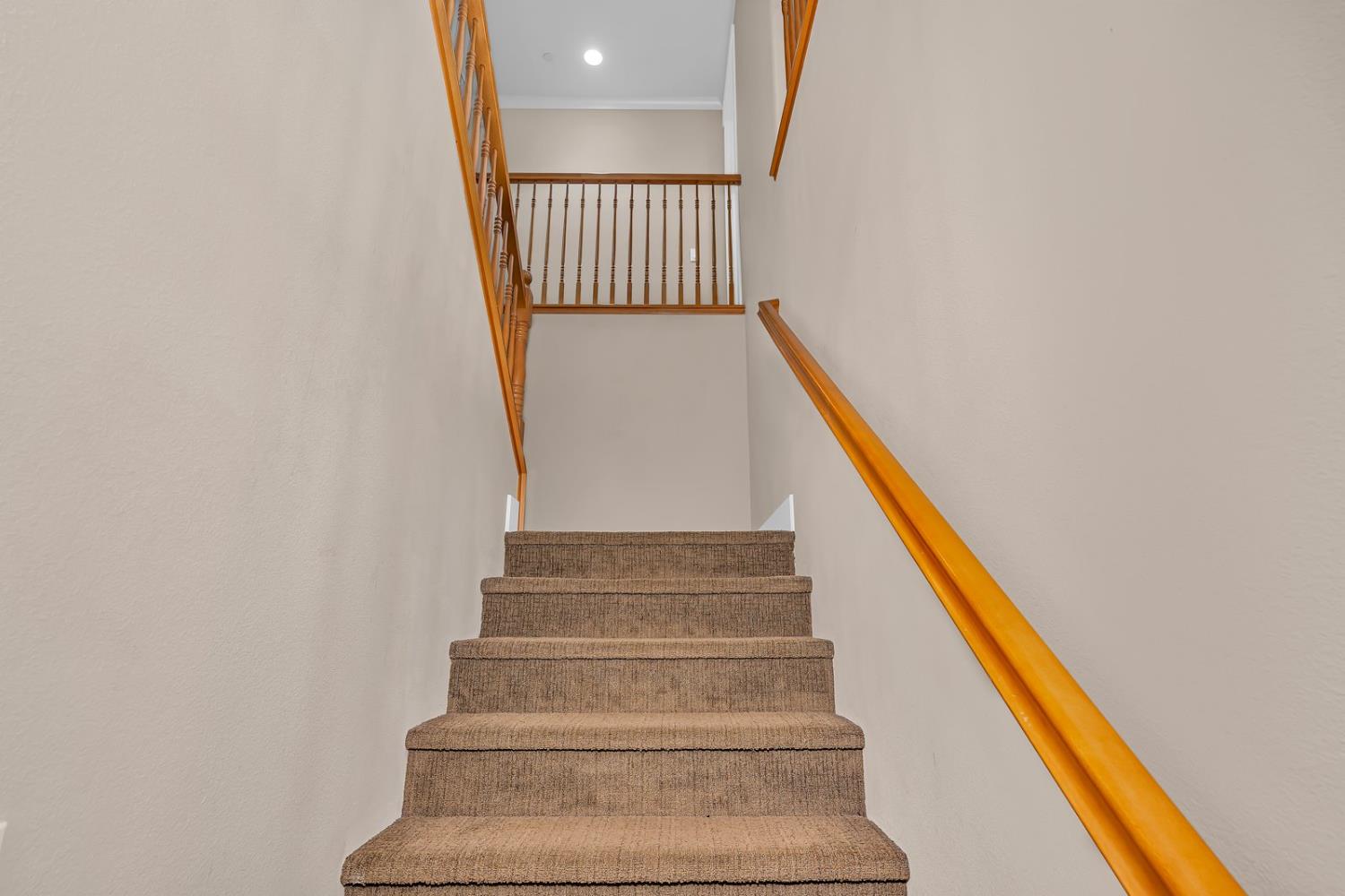 Hollister, California 95023, United States, 3 Bedrooms Bedrooms, ,3 BathroomsBathrooms,Residential,Active,225851