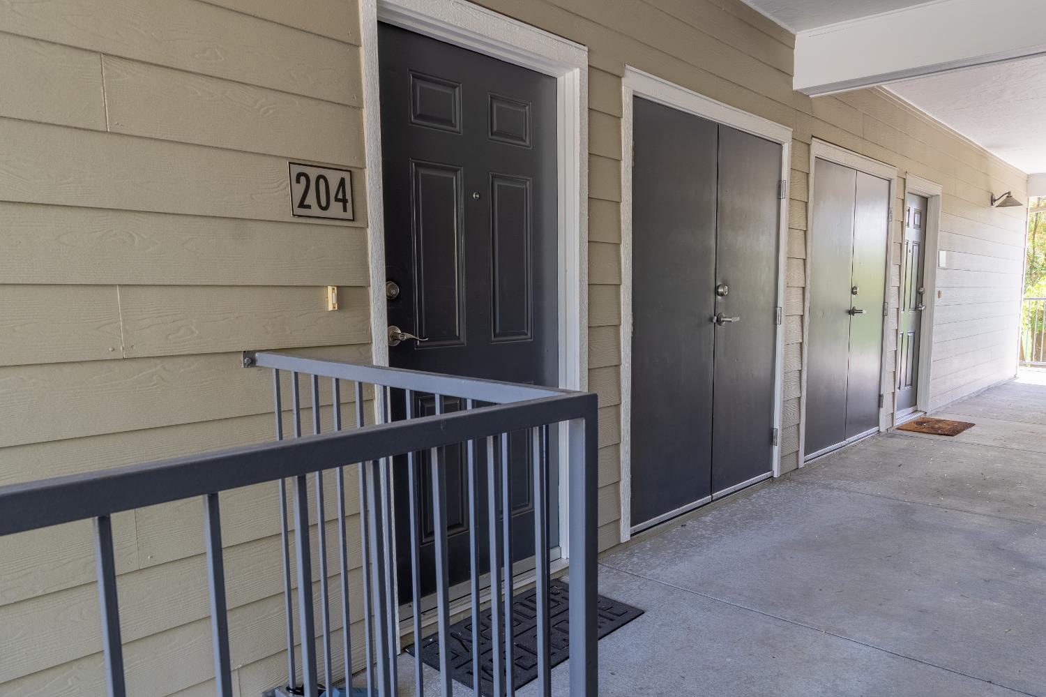 1818 Moore Boulevard 204