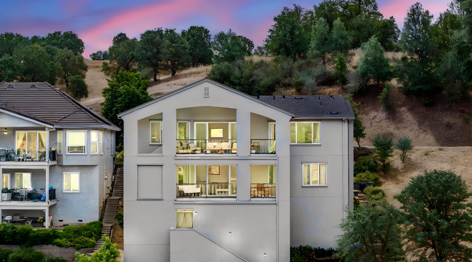 6066 Bluff View Rd