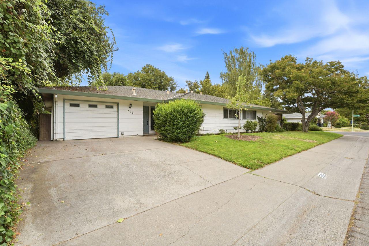 593 Lelandhaven Way