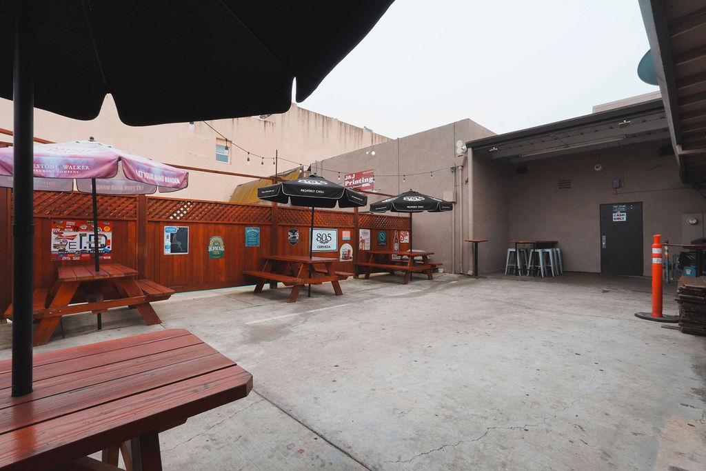 133 W Yosemite Avenue