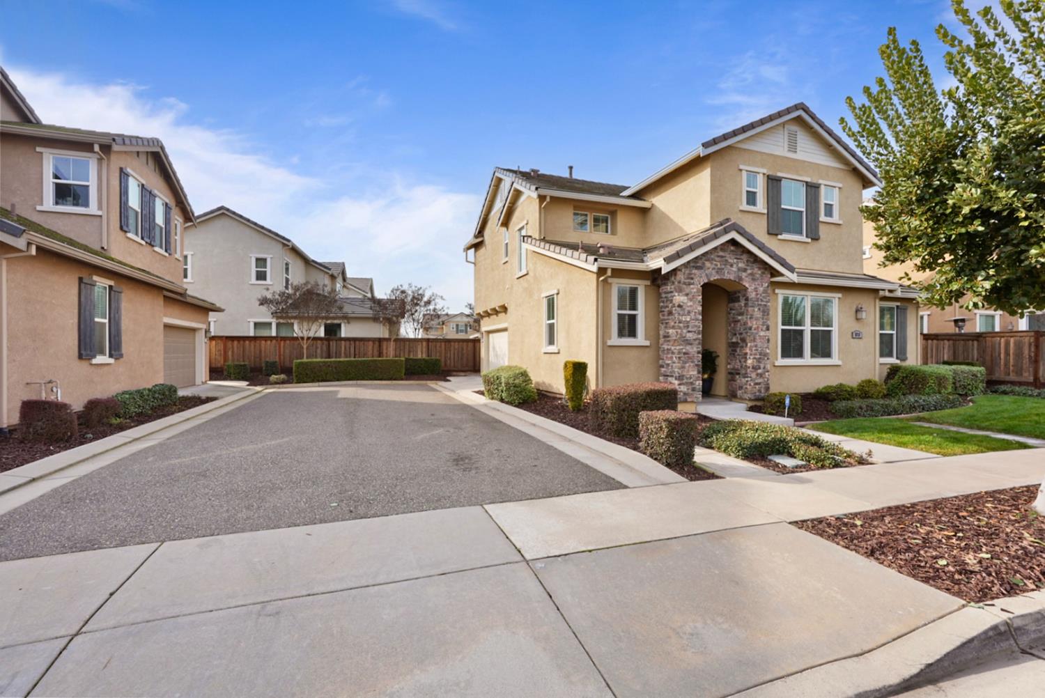 5713 Antique Rose Way