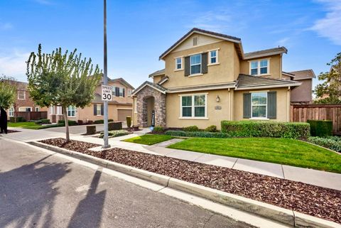 5713 Antique Rose Way Riverbank CA 95367