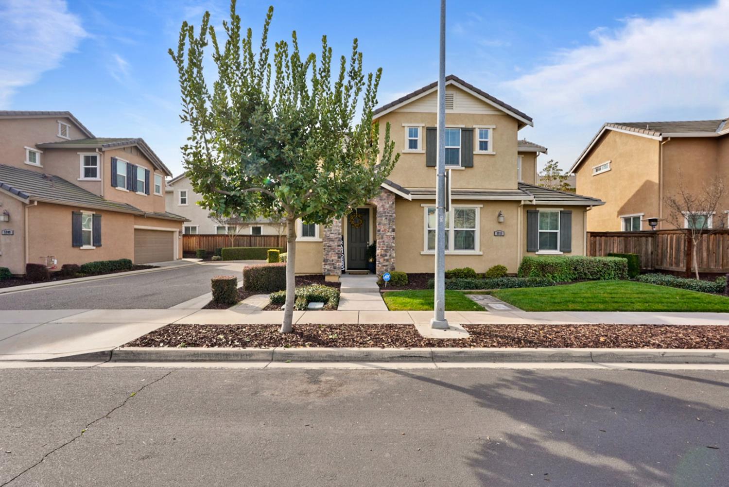 5713 Antique Rose Way