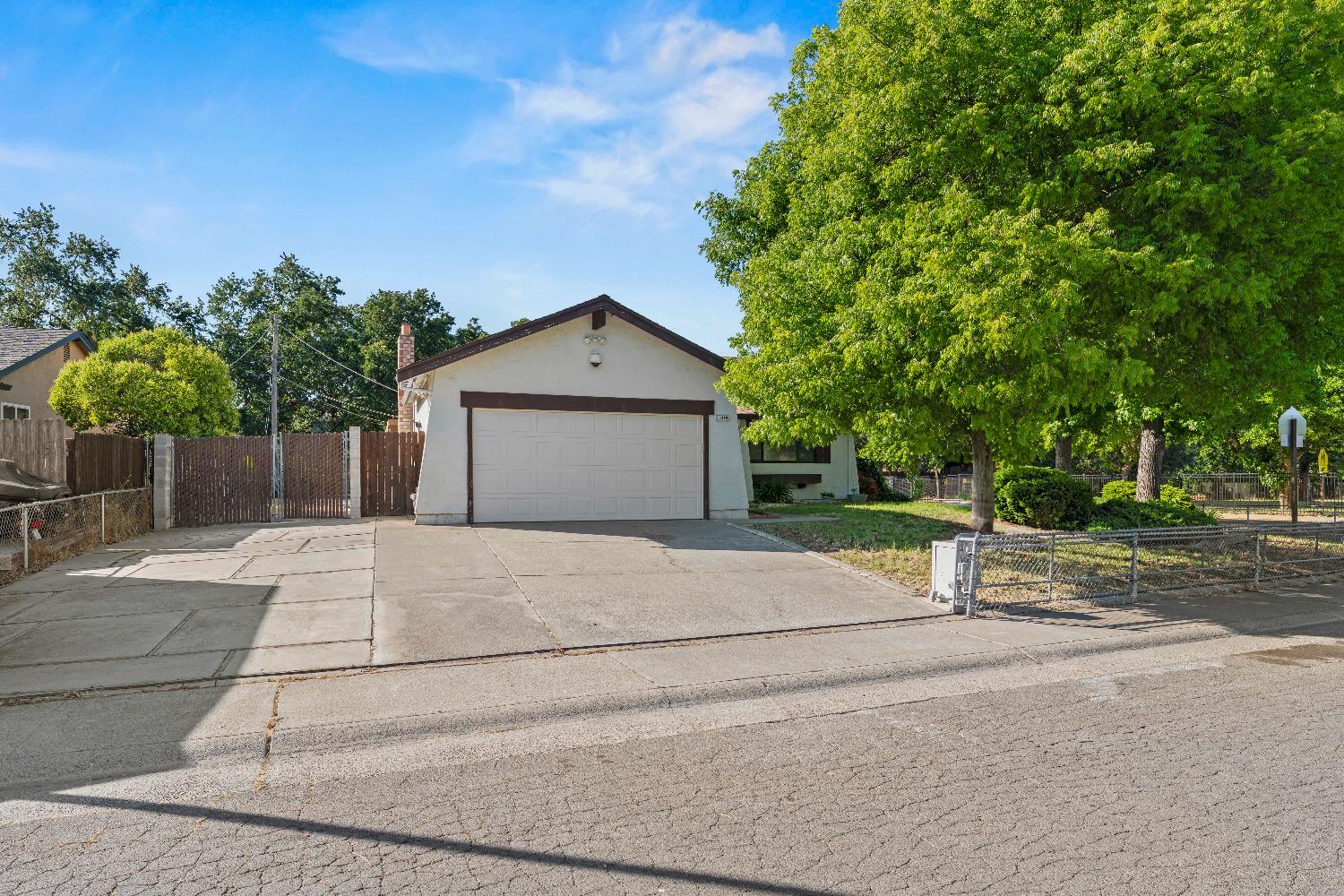 3349 Irvindale Way