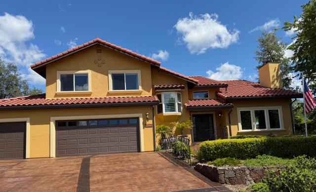 1028 Oak Crest Court