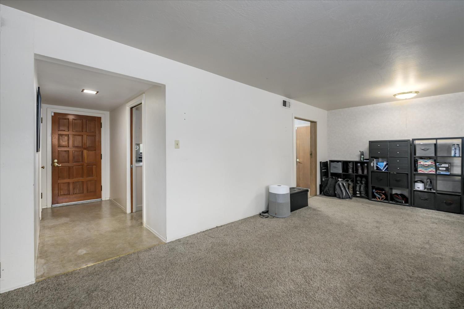 4721 Robertson Avenue