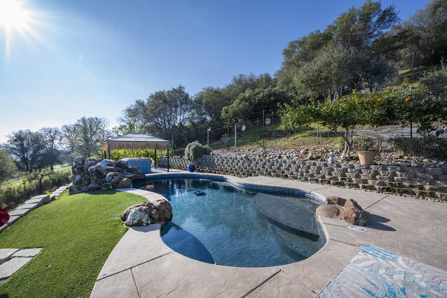 4121 Voyager Way