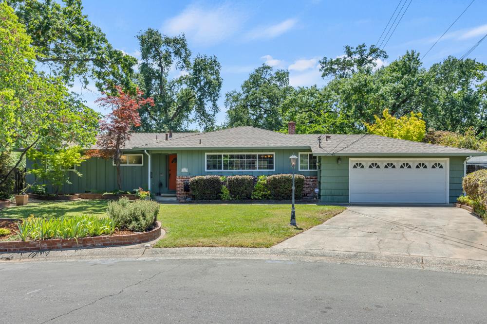 3409 Brookside