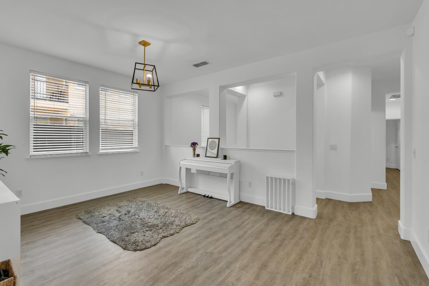 811 Regency Park Circle