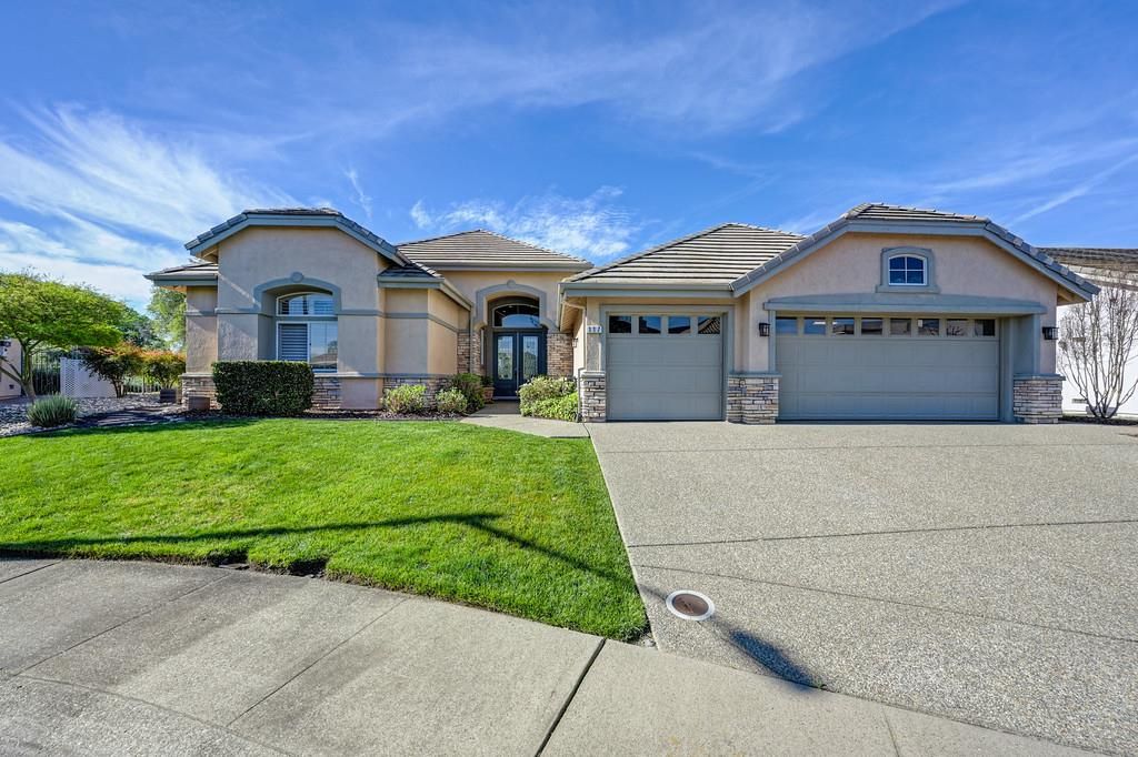 Photo of 117 Wild Oat Court, Roseville, CA 95747 (MLS # 226032156)