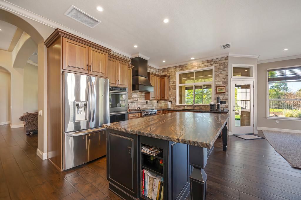 Photo of 117 Wild Oat Court, Roseville, CA 95747 (MLS # 226032156)