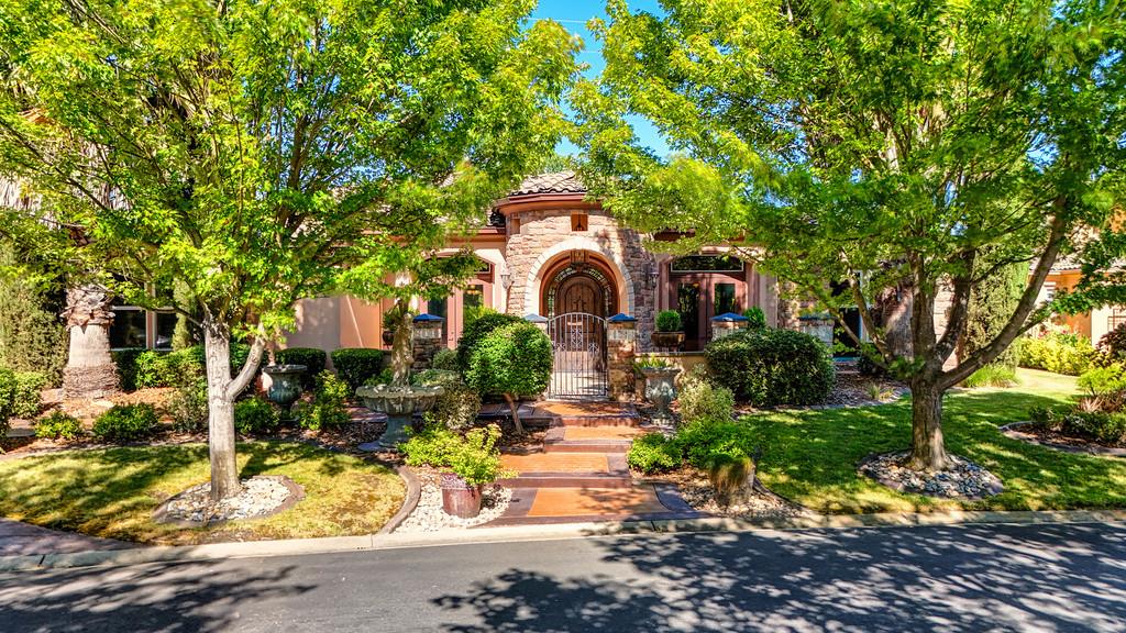 8614 Ashbury Court