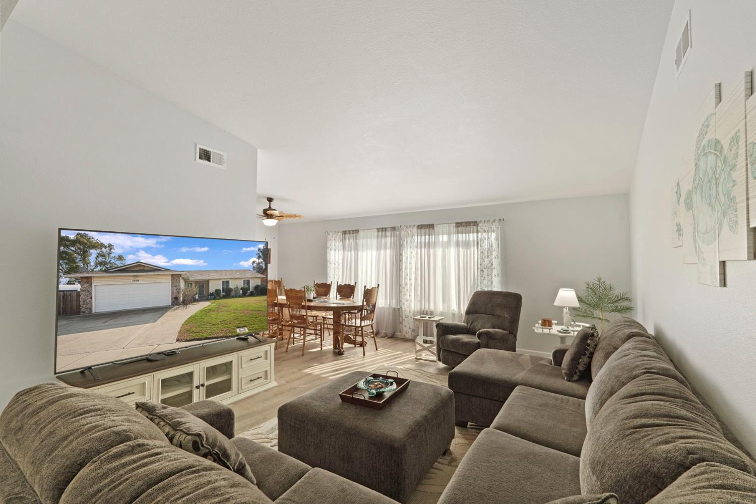 1050 Bradford Circle