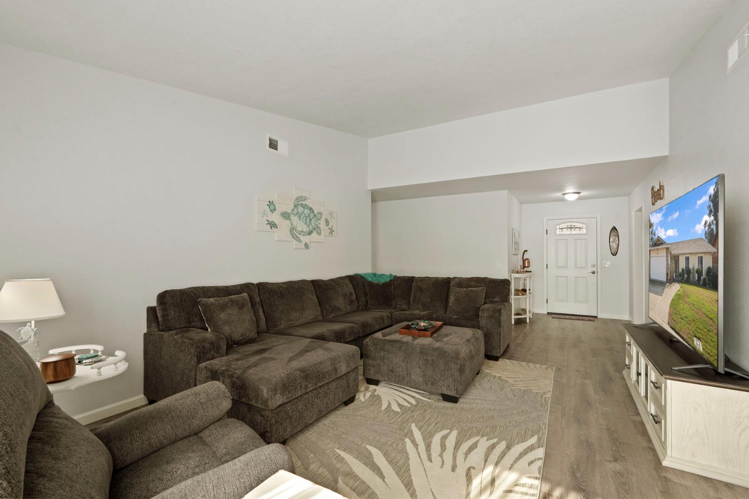 1050 Bradford Circle