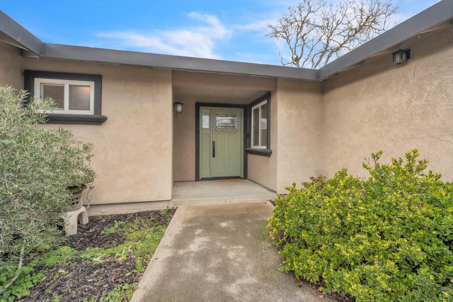 5220 Lynnadeane Court