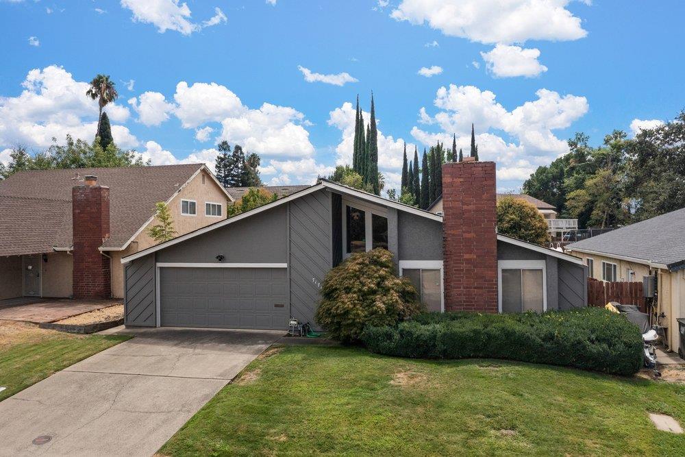 7171 Woodmore Oaks Drive
