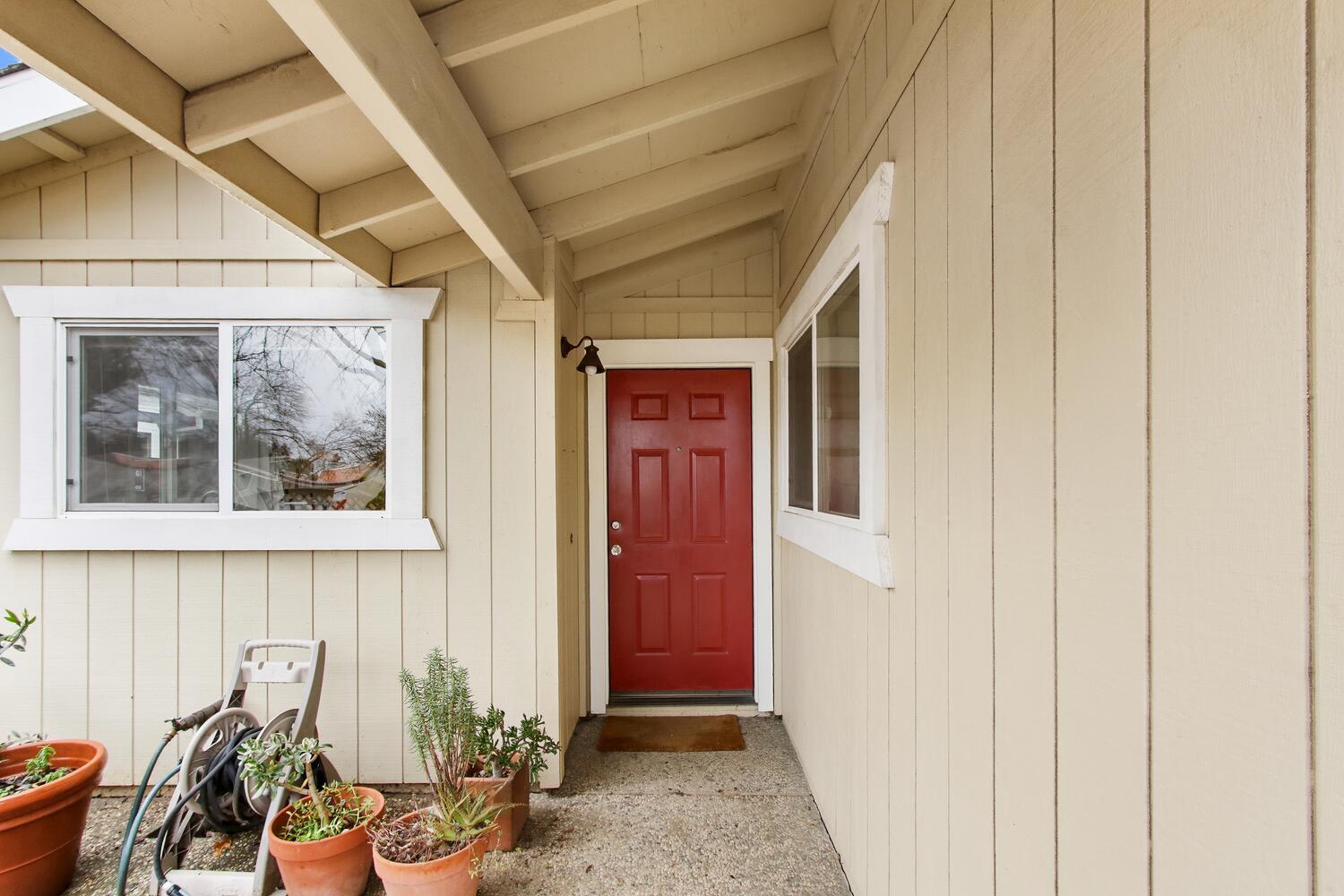 2144 Calaveras Avenue