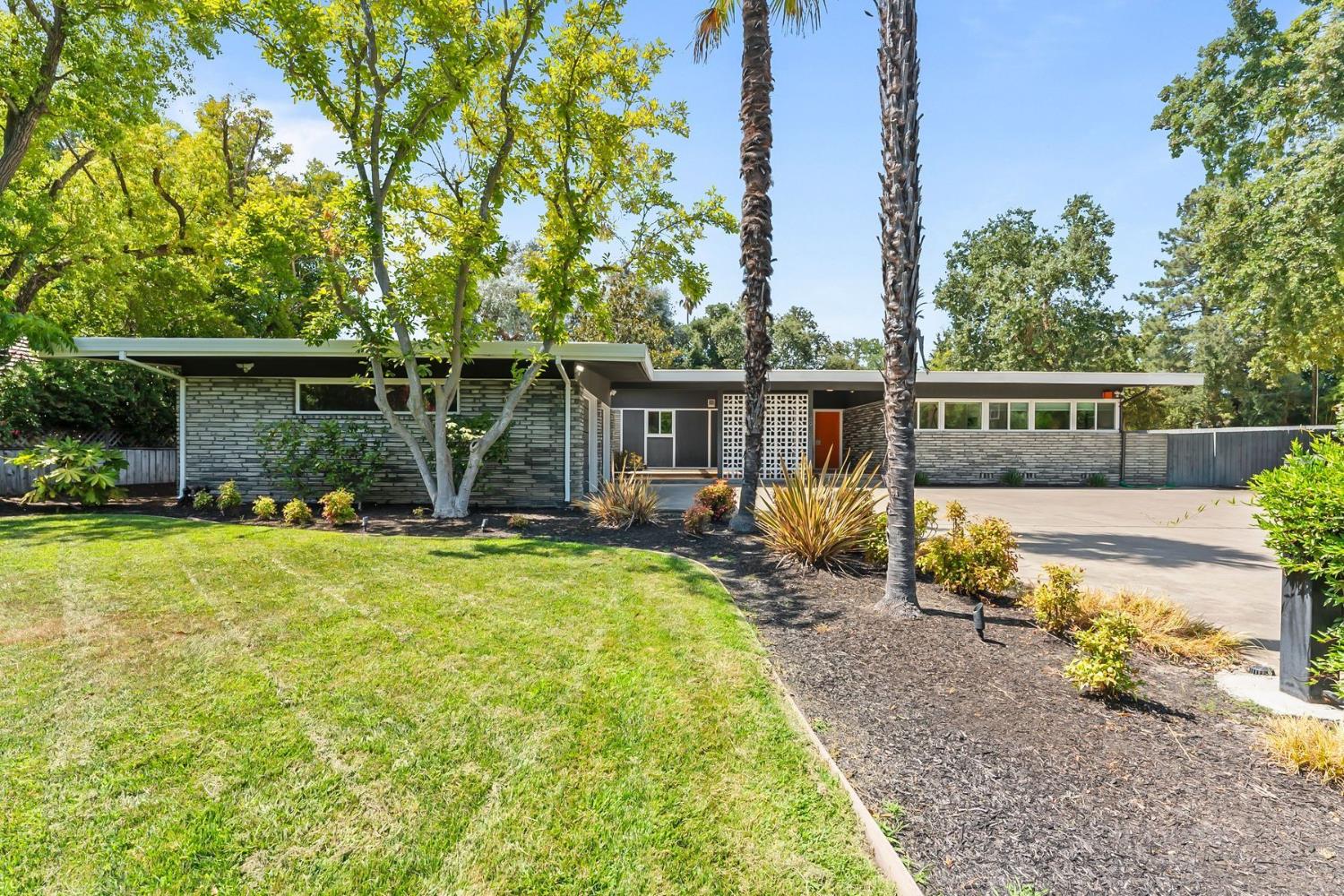 4935 Fair Oaks Boulevard