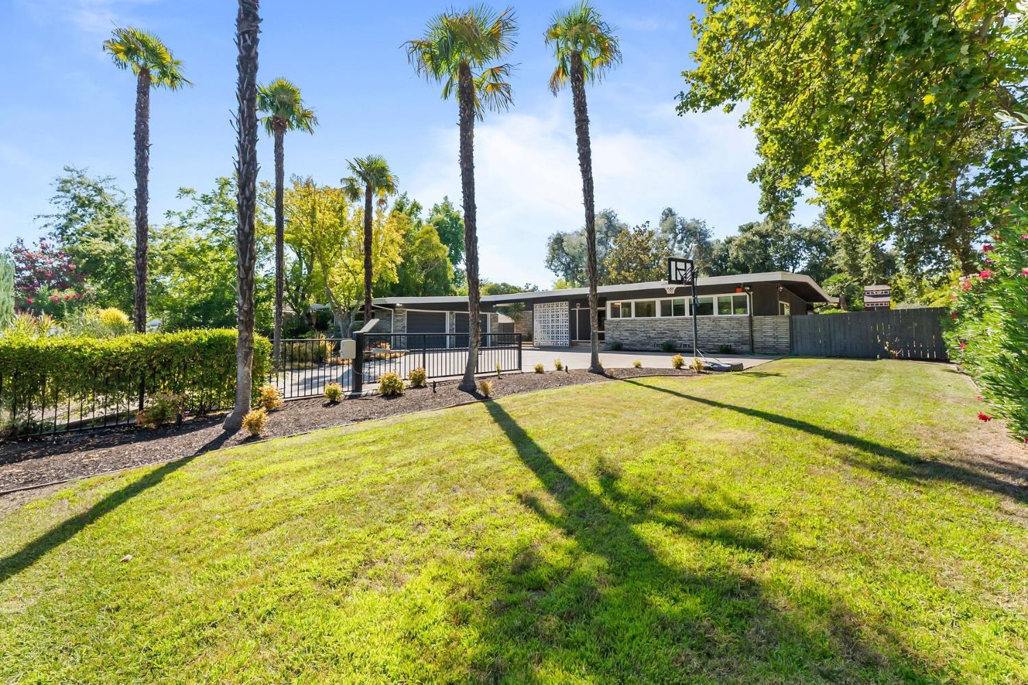 4935 Fair Oaks Boulevard