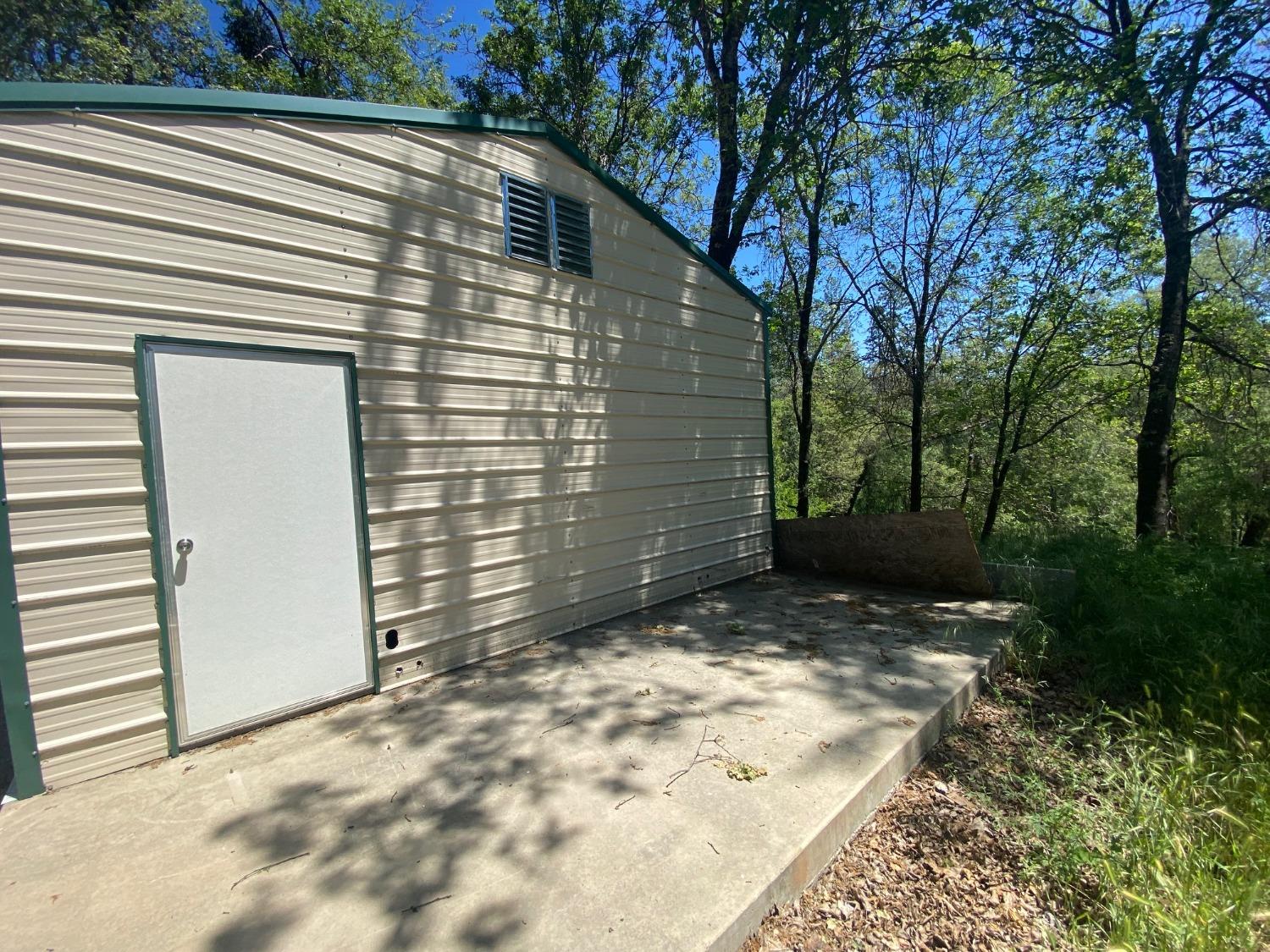 Dobbins, California 95935, United States, 2 Bedrooms Bedrooms, ,3 BathroomsBathrooms,Residential,Active,8825