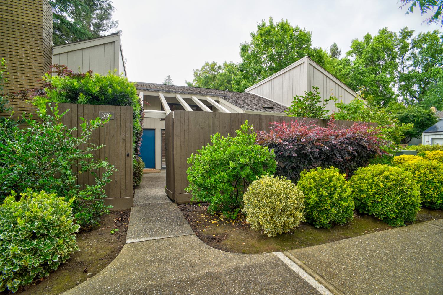 326 Elmhurst Circle