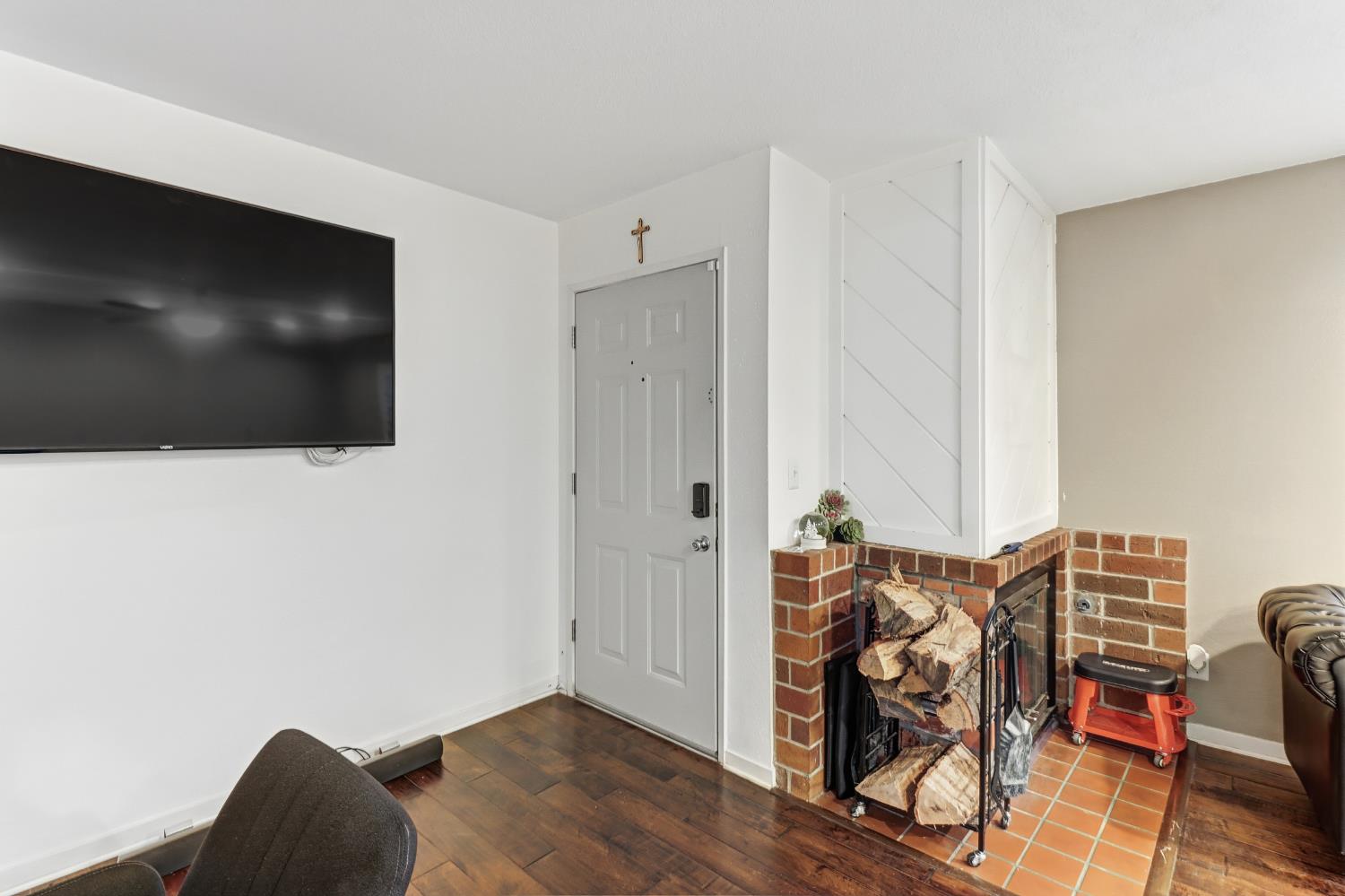 112 Touchstone Place