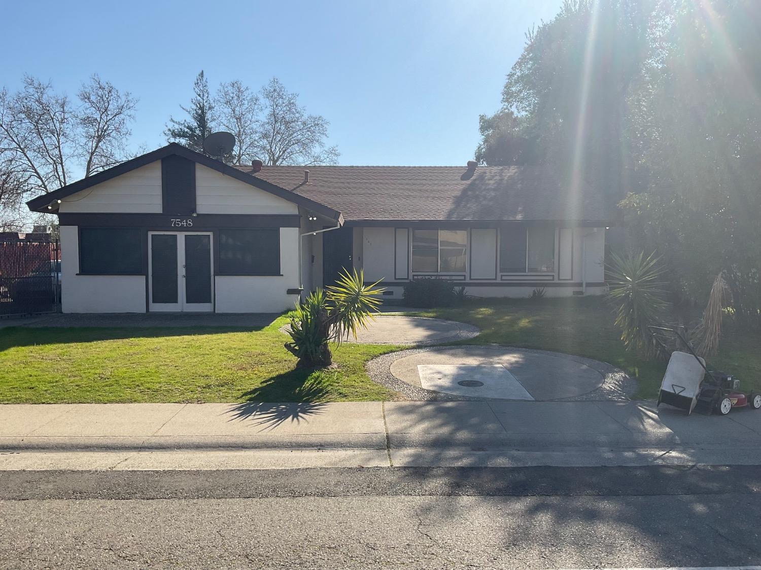 Sacramento, California 95828, United States, 3 Bedrooms Bedrooms, ,2 BathroomsBathrooms,Residential,Active,13241