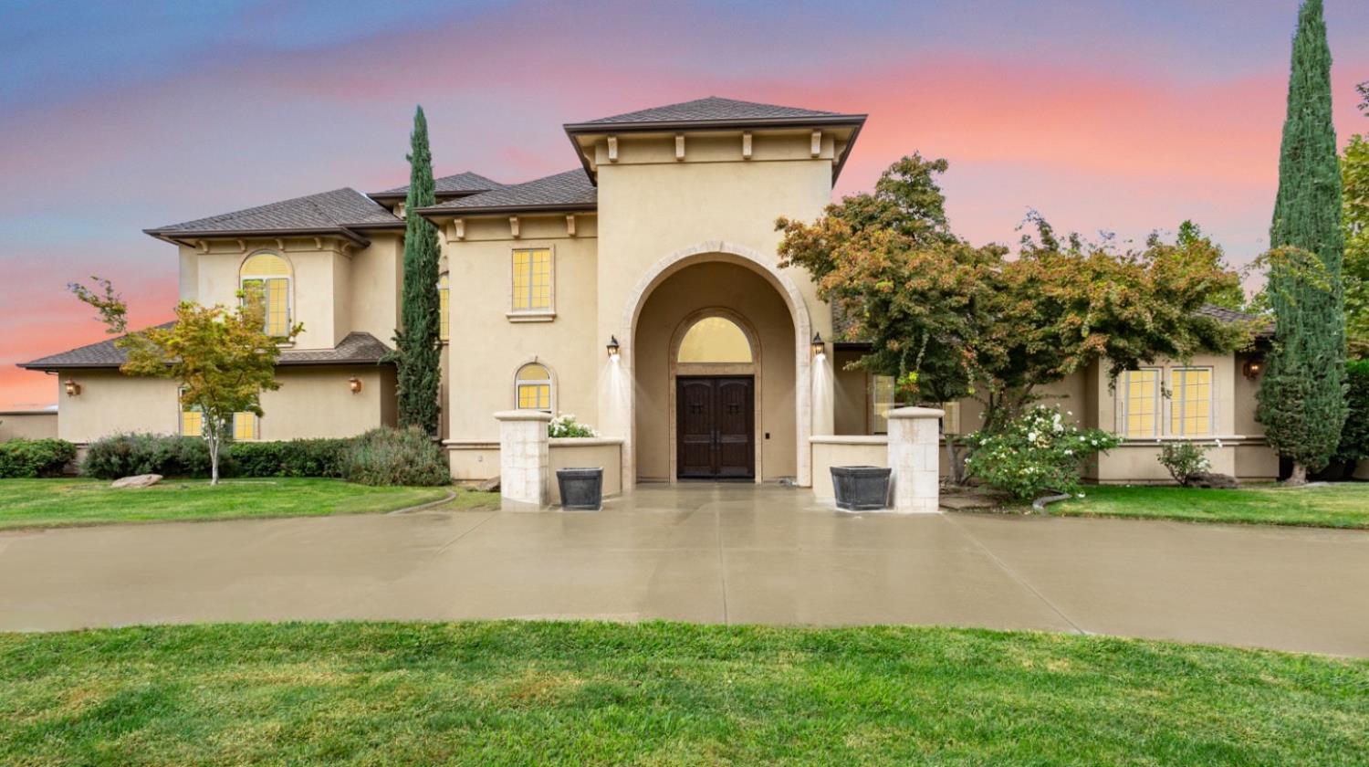 10107 N Oaks Court