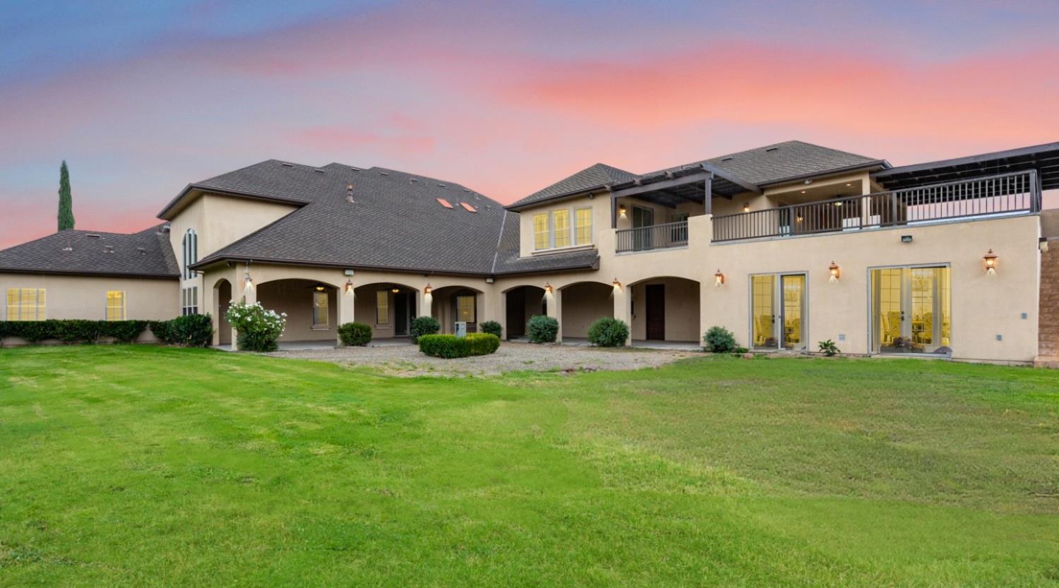 10107 N Oaks Court