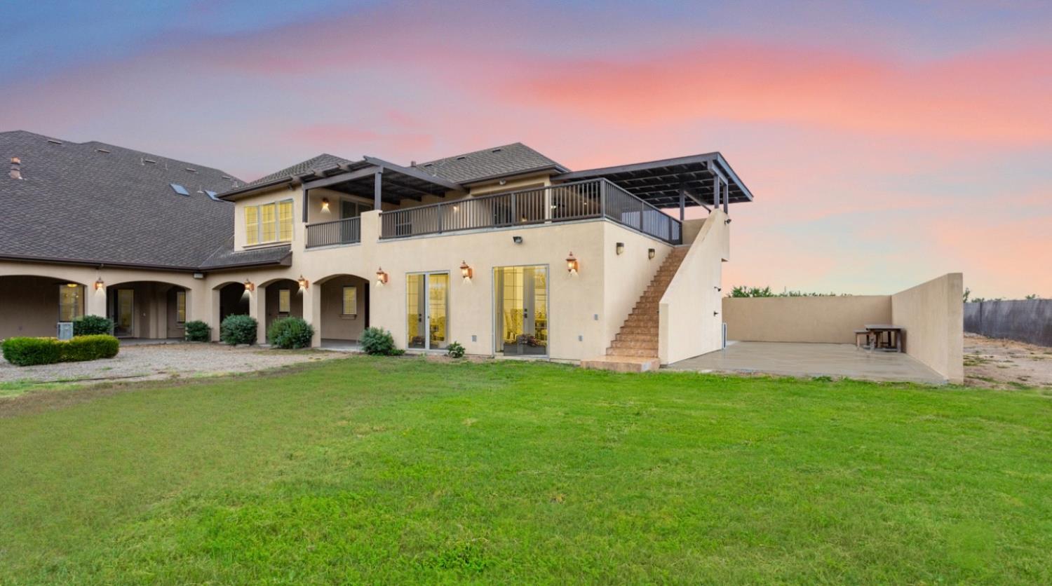 10107 N Oaks Court