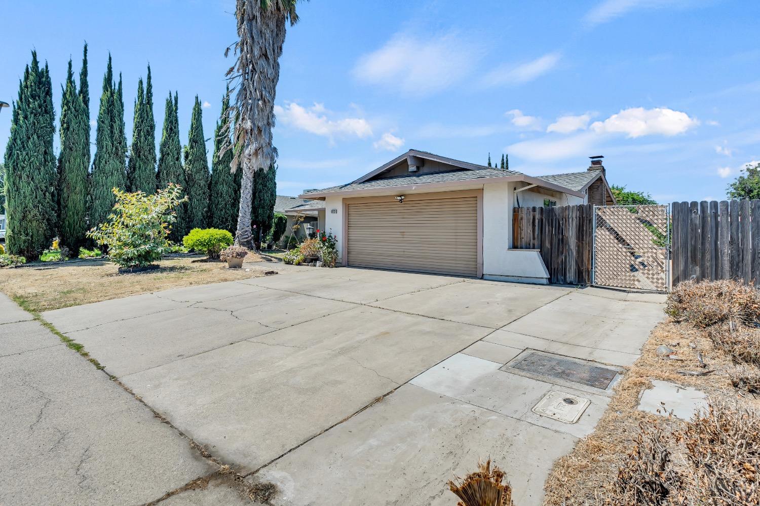 6833 SANDROCK Way