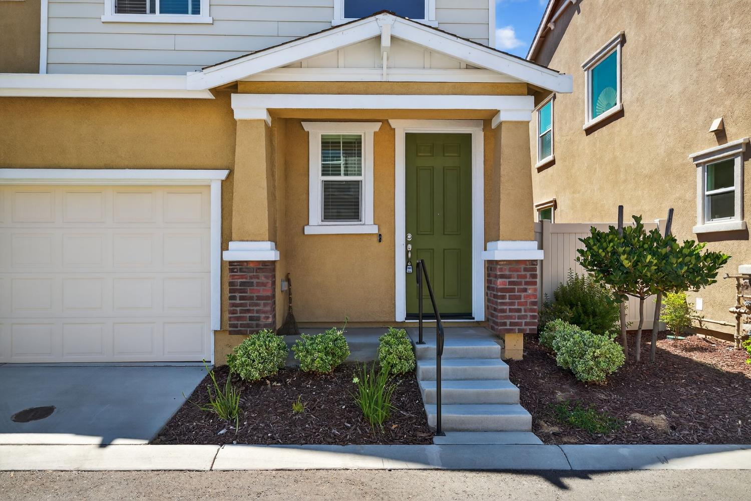 6177 Florence Alley