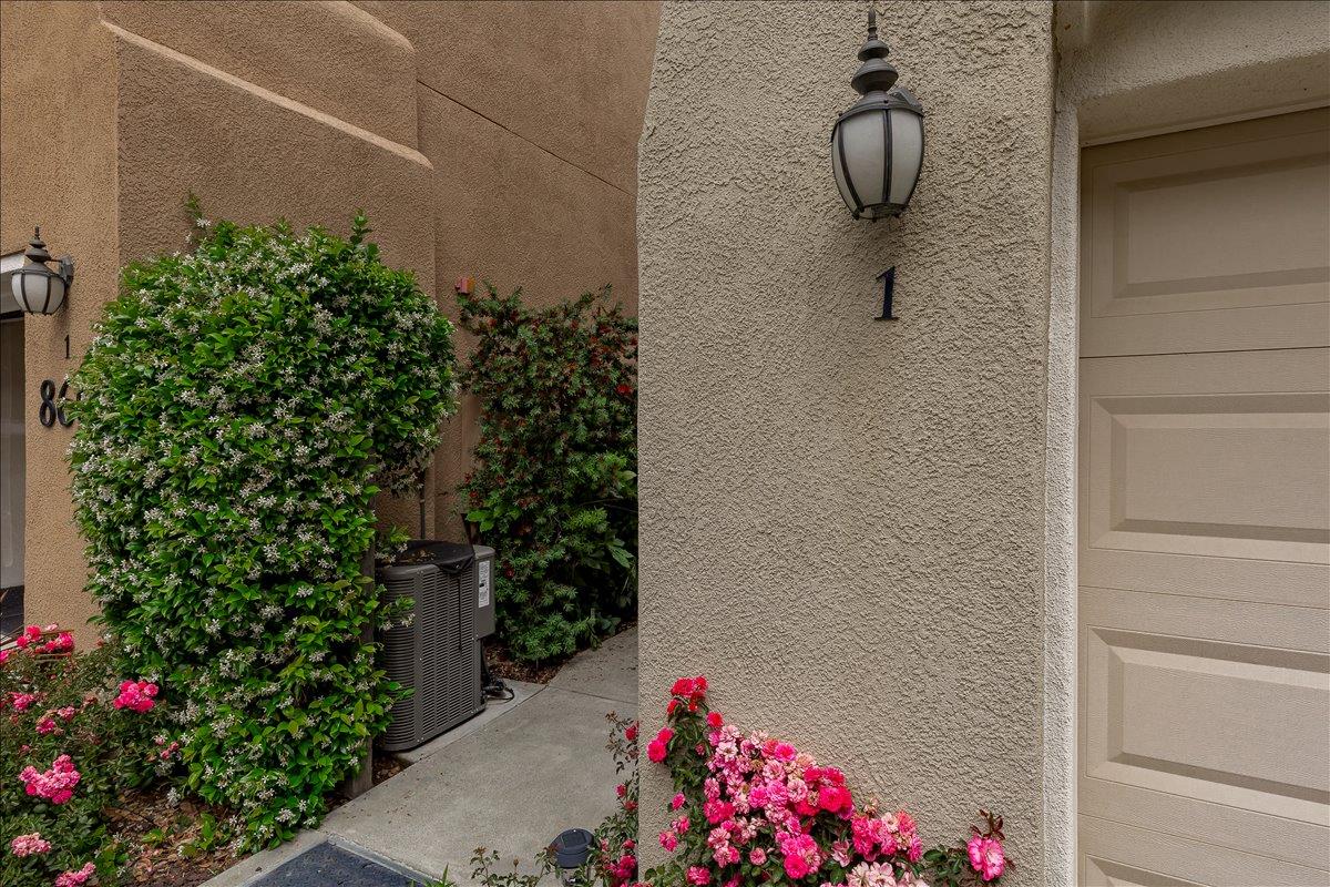 850 Sierra View Circle 1