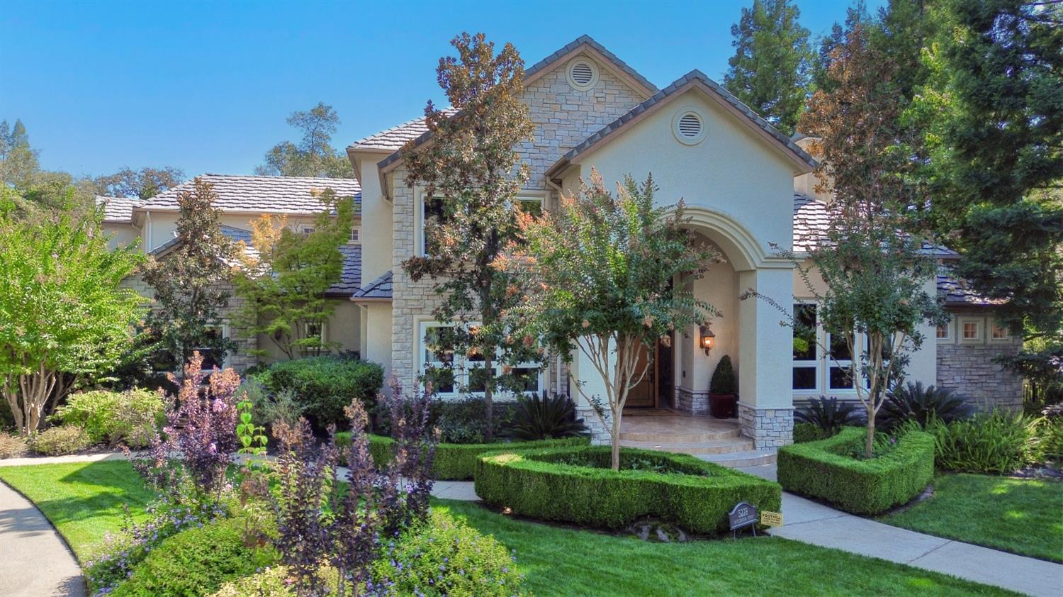 5228 Castlereigh Court
