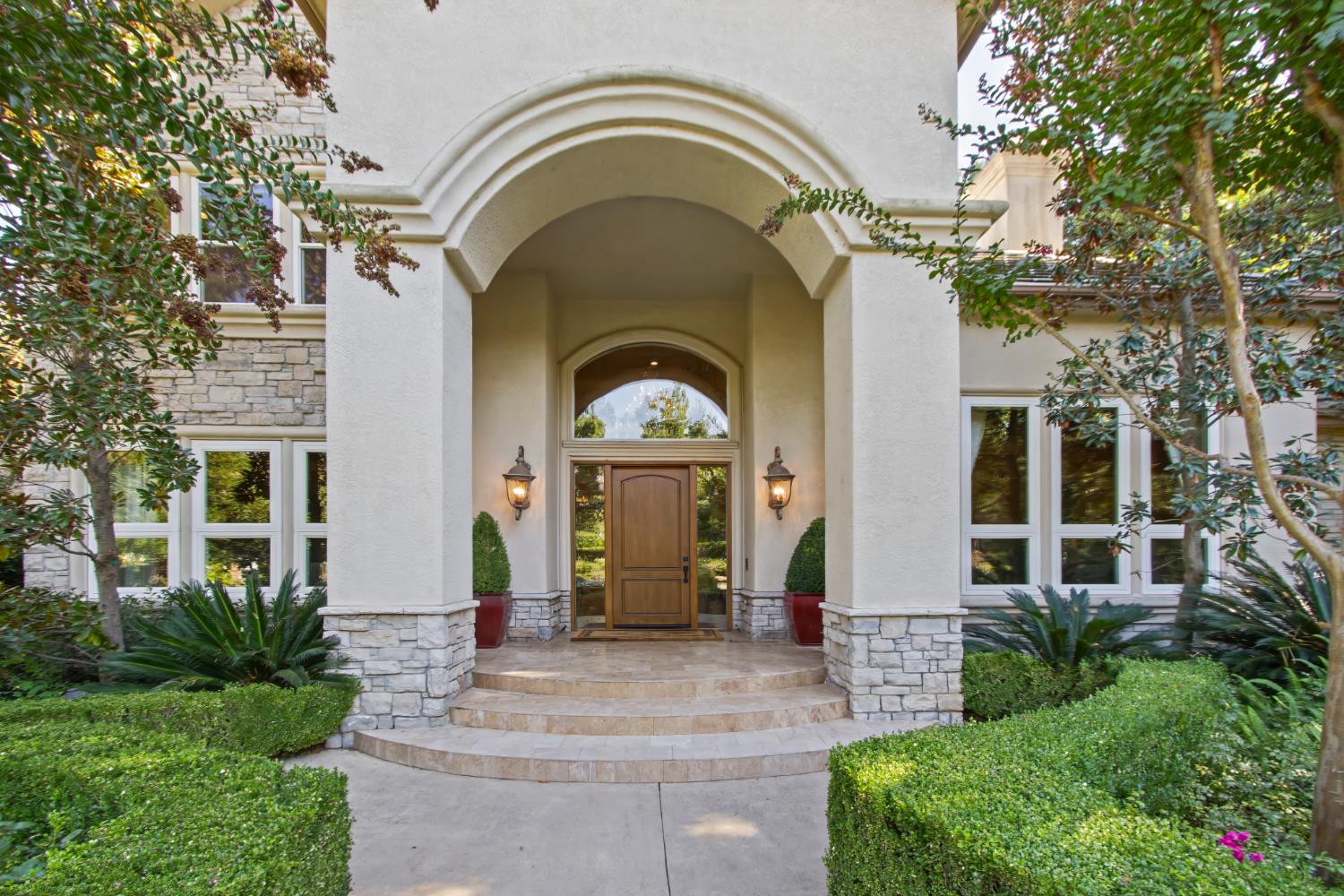5228 Castlereigh Court