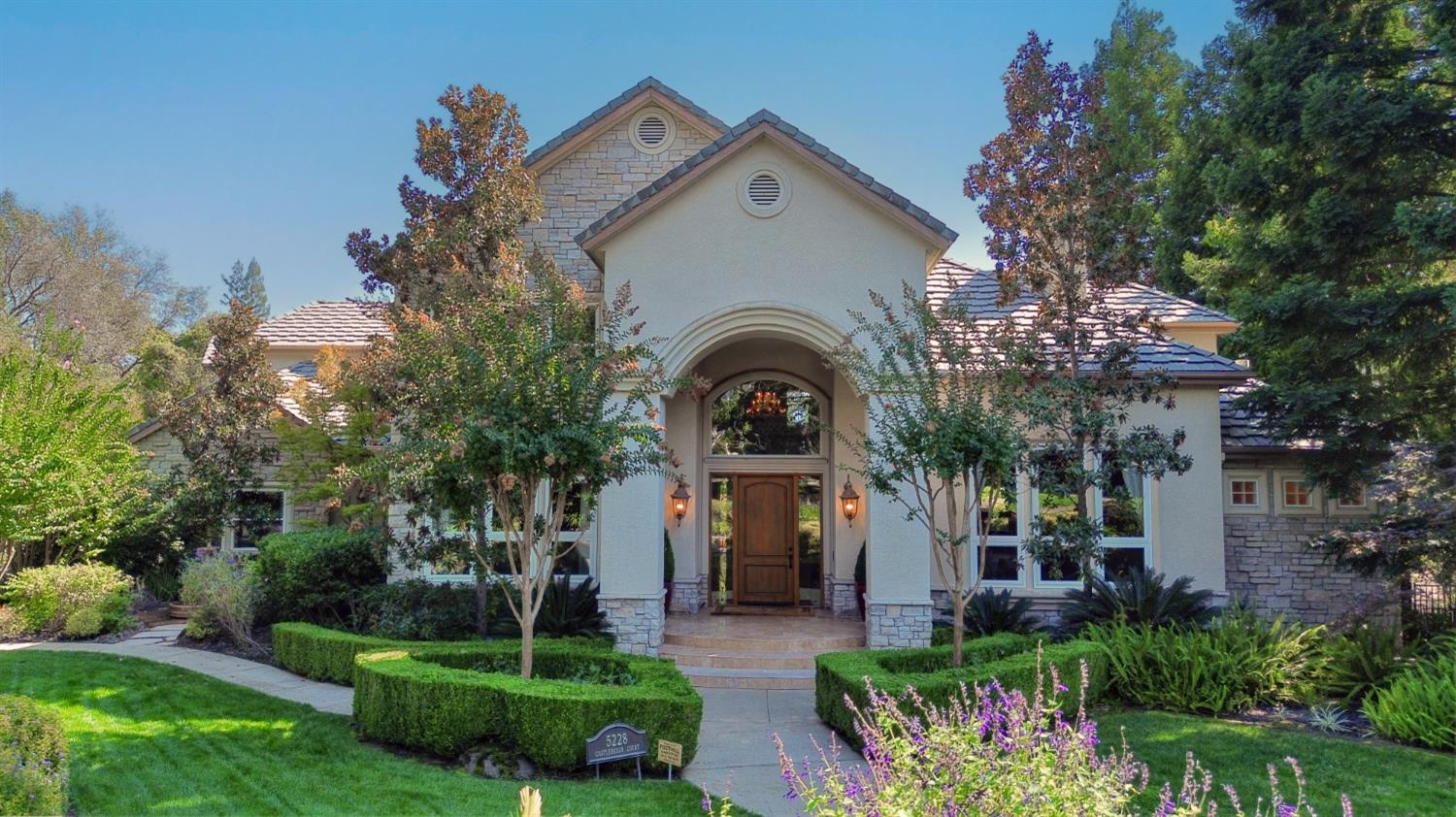 5228 Castlereigh Court