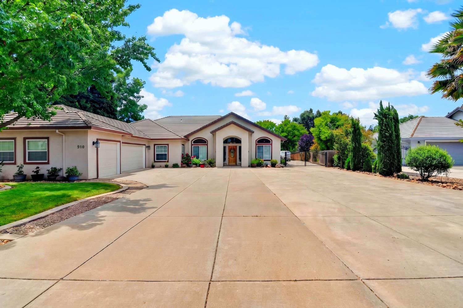 910 Saint Andrews Drive