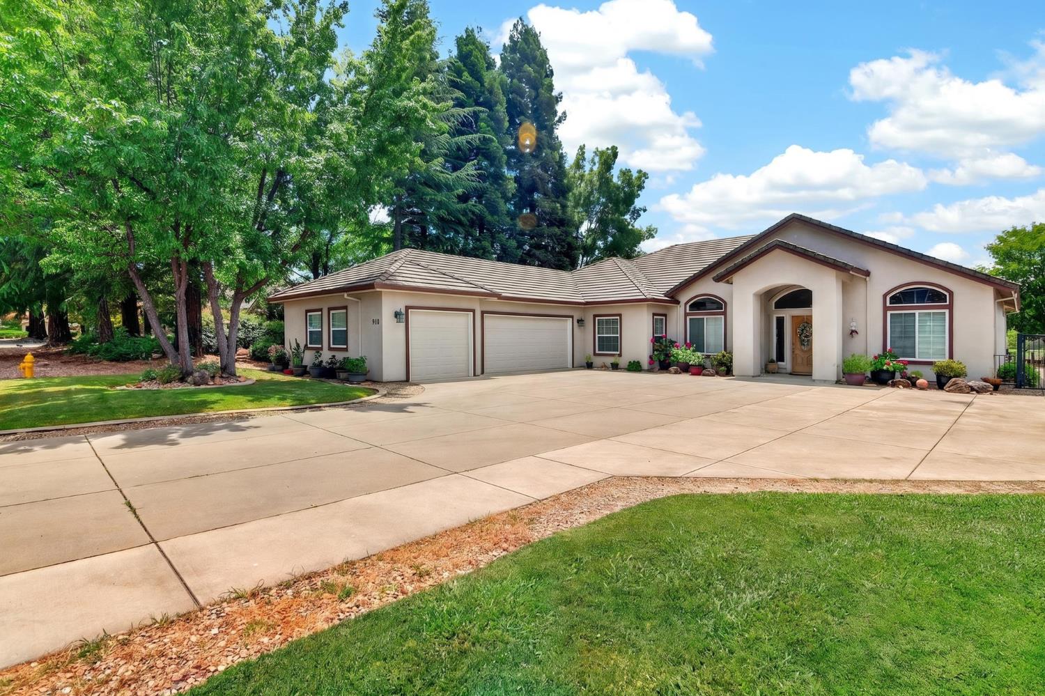 910 Saint Andrews Drive