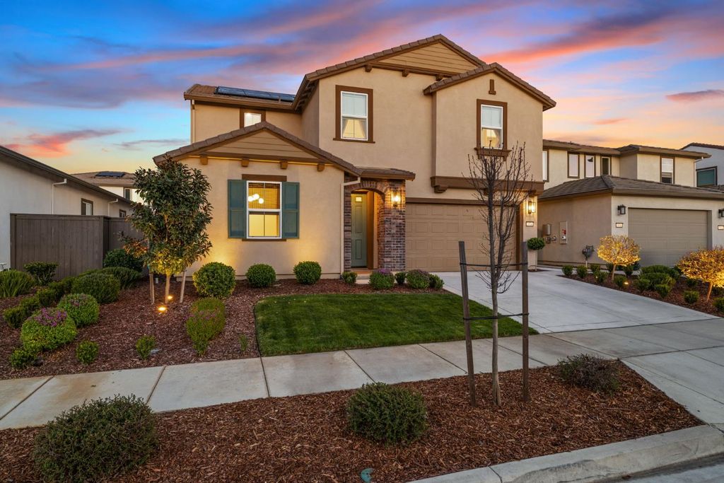 Photo of 5936 Rosalee Street, Sacramento, CA 95835 (MLS # 226035290)