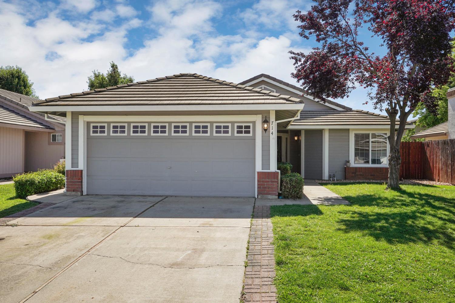 714 Benteen Way