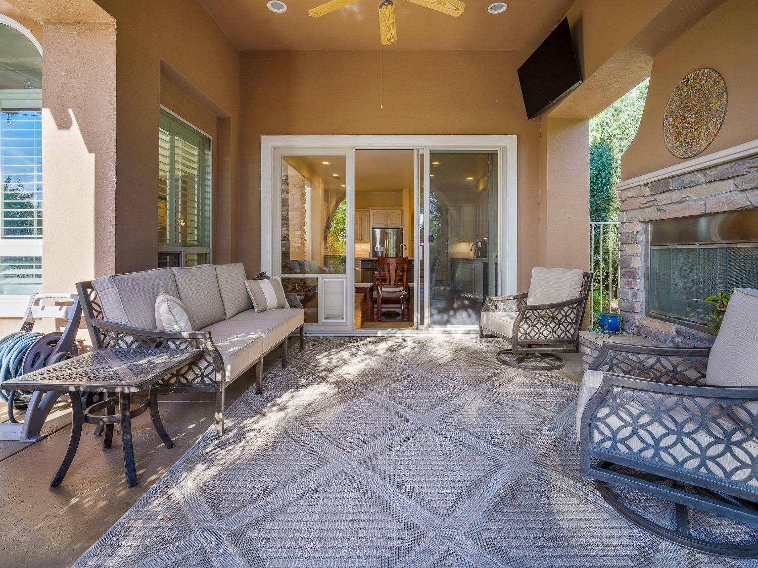 El Dorado Hills, California 95762, United States, 3 Bedrooms Bedrooms, ,3 BathroomsBathrooms,Residential,Active,242713