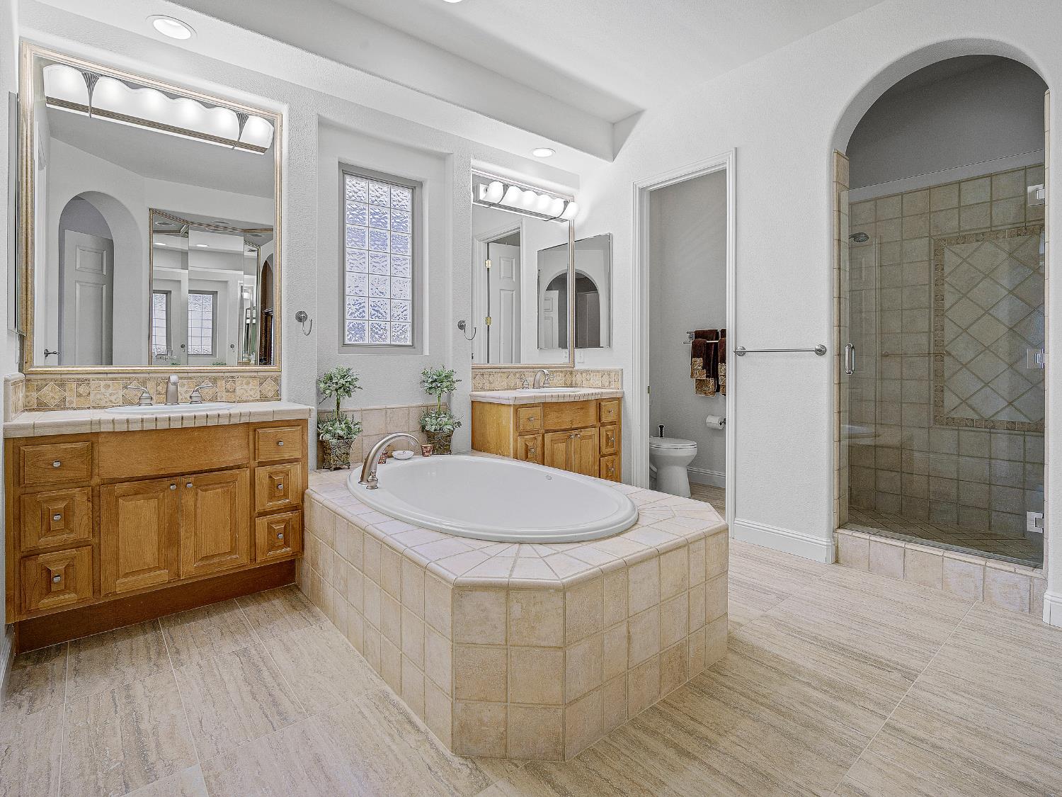 El Dorado Hills, California 95762, United States, 3 Bedrooms Bedrooms, ,3 BathroomsBathrooms,Residential,Active,242713