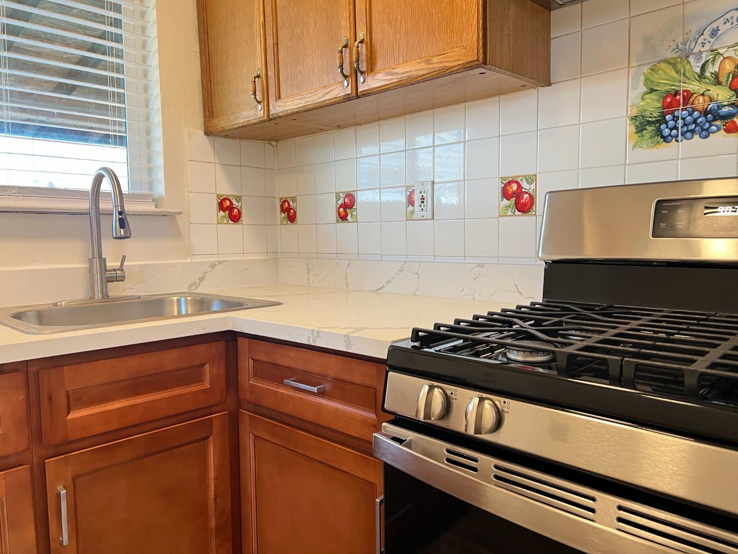 Stockton, California 95206, United States, 2 Bedrooms Bedrooms, ,1 BathroomBathrooms,Residential,Active,121391