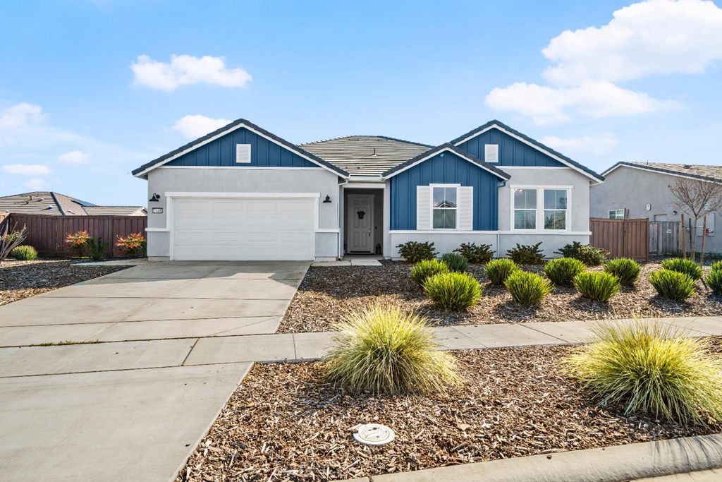 Photo of 1469 Minories Drive, Plumas Lake, CA 95961 (MLS # 226014796)