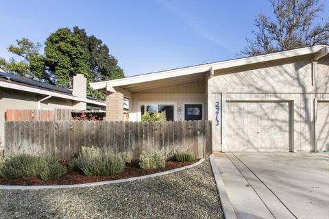 2213 E 8th Davis CA 95618