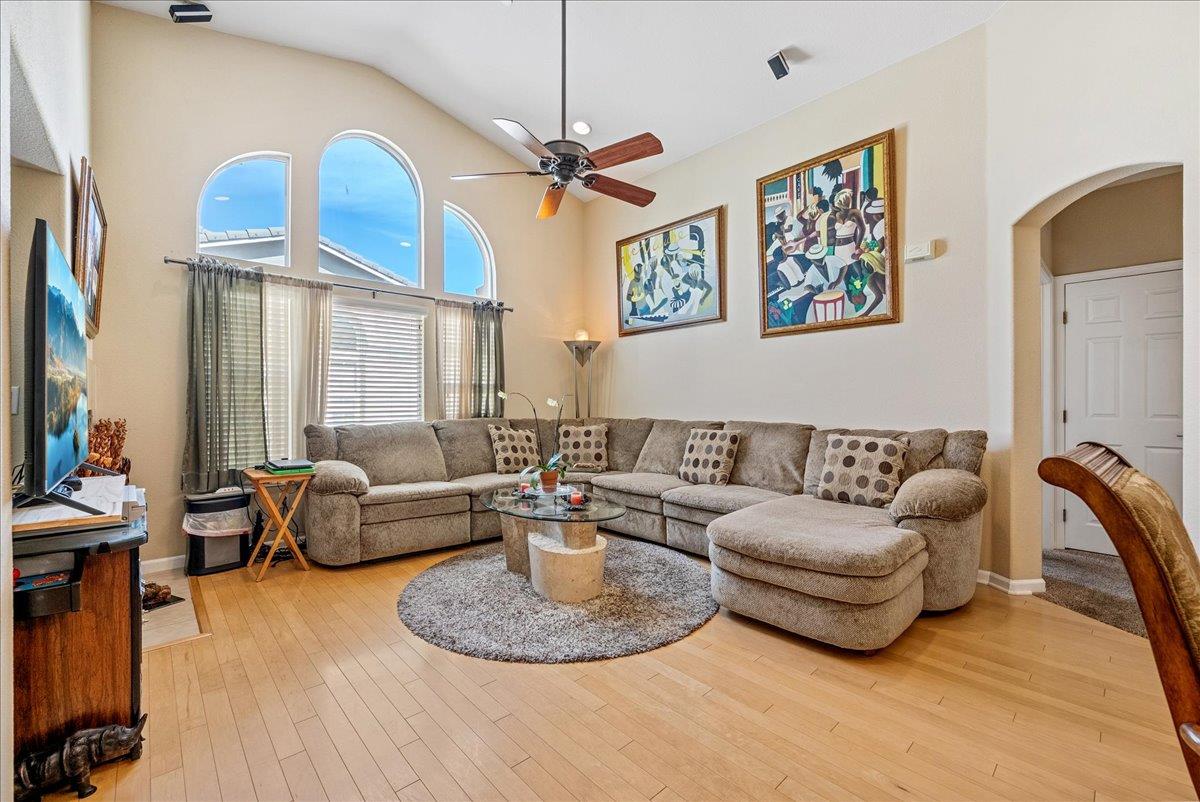 2090 Sierra View Circle 1