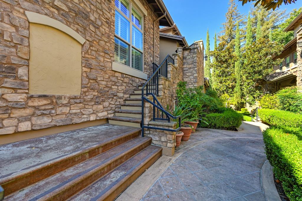 2430 Pavilions Place Lane 302