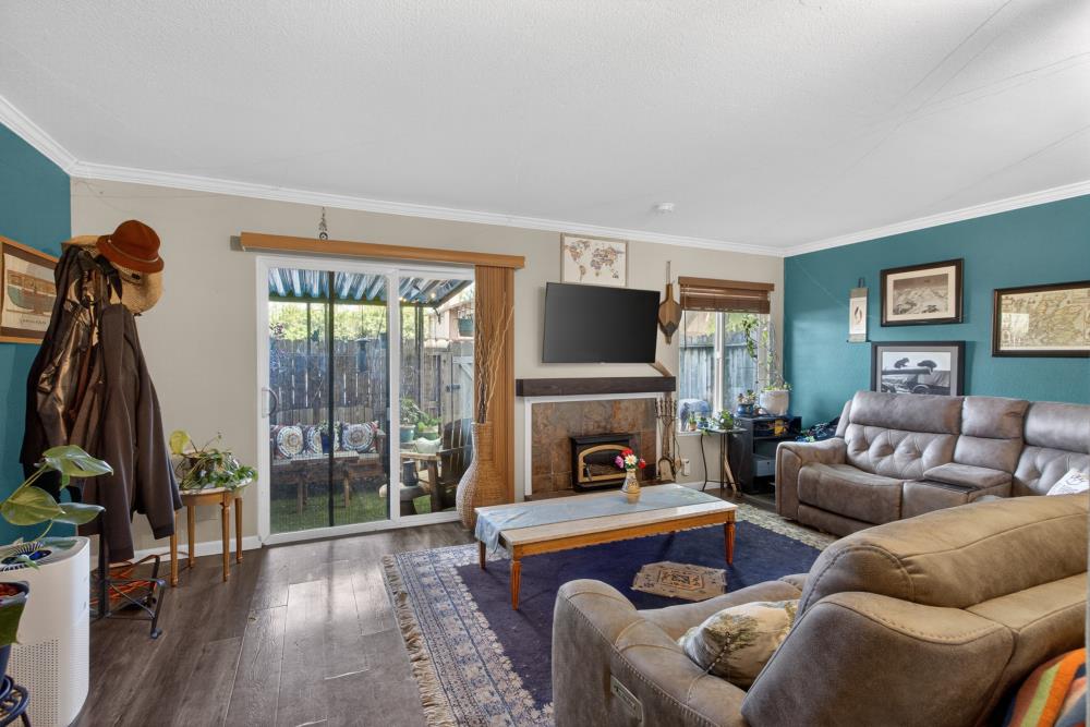 3554 Larchmont Square Lane